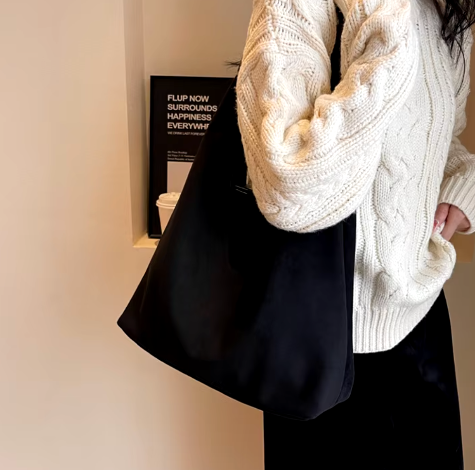 Julia Shoulder Bag